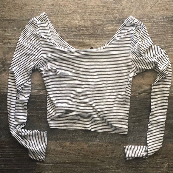 Crop top - Picture 1 of 2